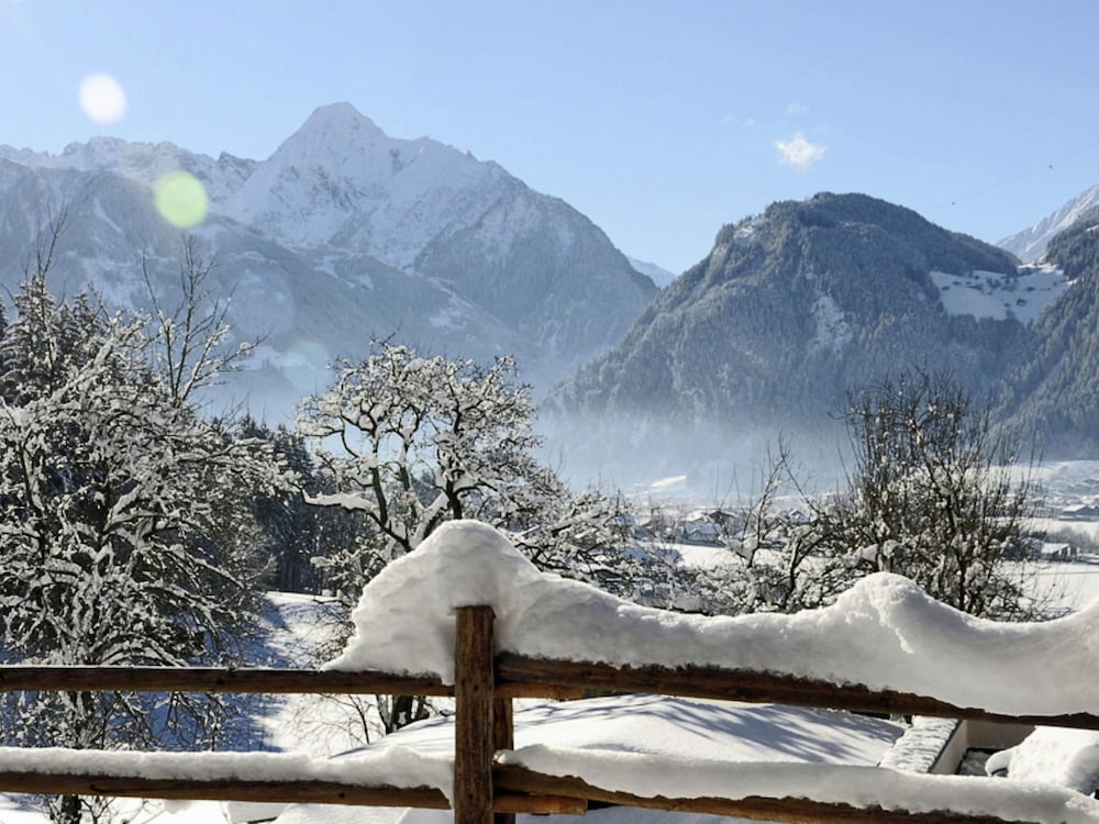 Grand Apartment in Mayrhofen With Infrared Sauna & Artistic Interiors