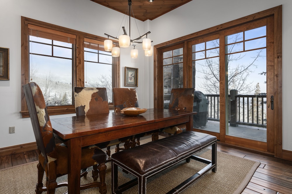 Grand Lodge - Three Bedroom #201 - Ski-in/ski-out 3 Condo