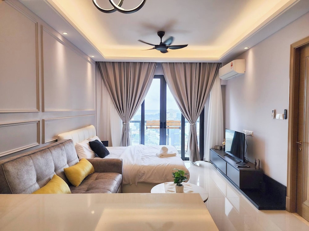 R & F Princess Cove CK Homestay