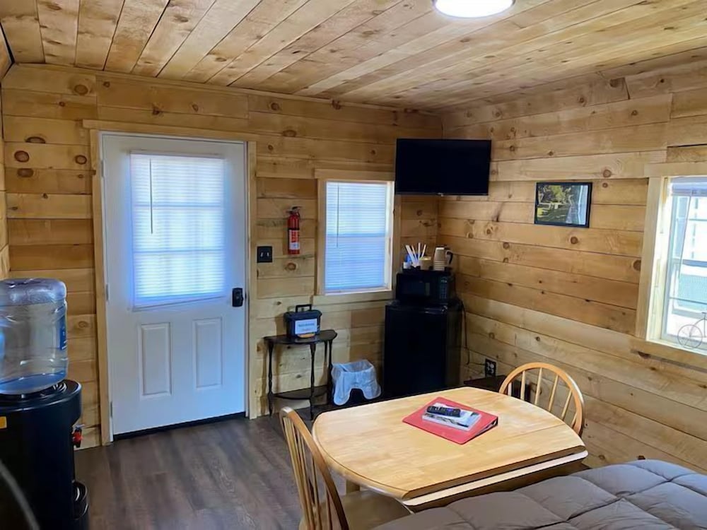 Canal Cabins