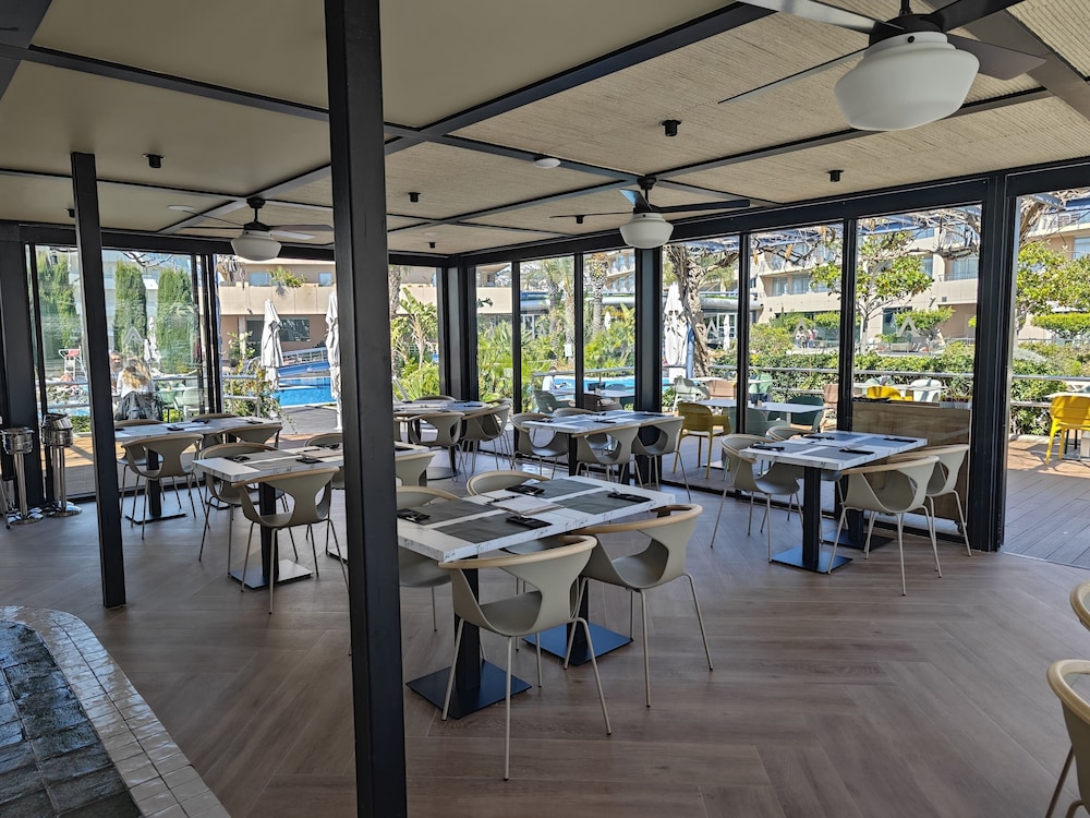 Santa Susanna Vacations - AQUA Hotel Onabrava  Spa - Property Image 3