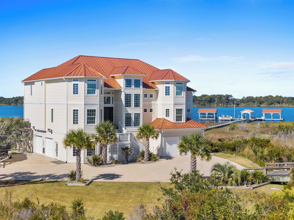 Permuda Private Island by Topsail Realty