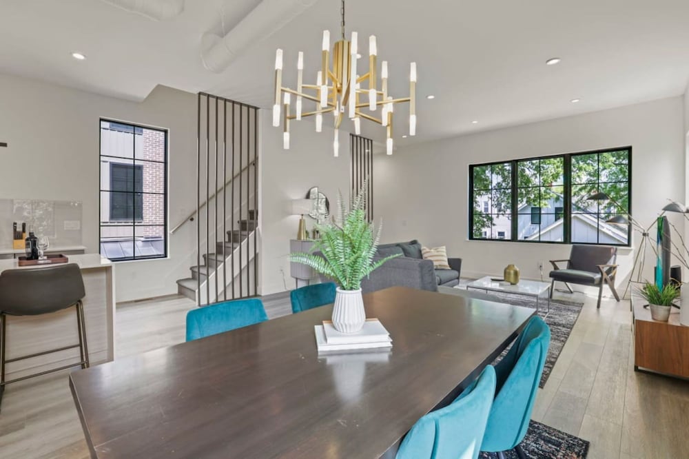 Stylish Getaway -columbus-3 Bedroom Masterpiece
