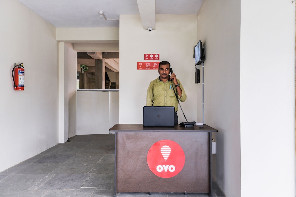 OYO 16469 Pramukh Hotels view 4