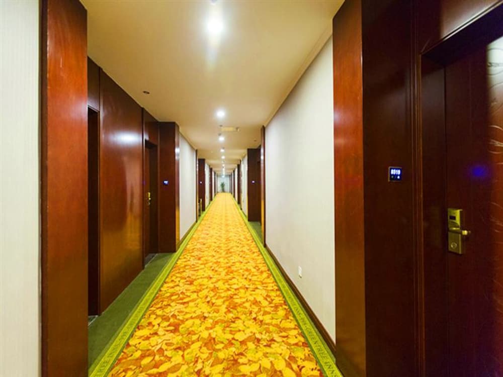GreenTree Inn Xuzhou High Speed Railway Zhanqian Square Hotel