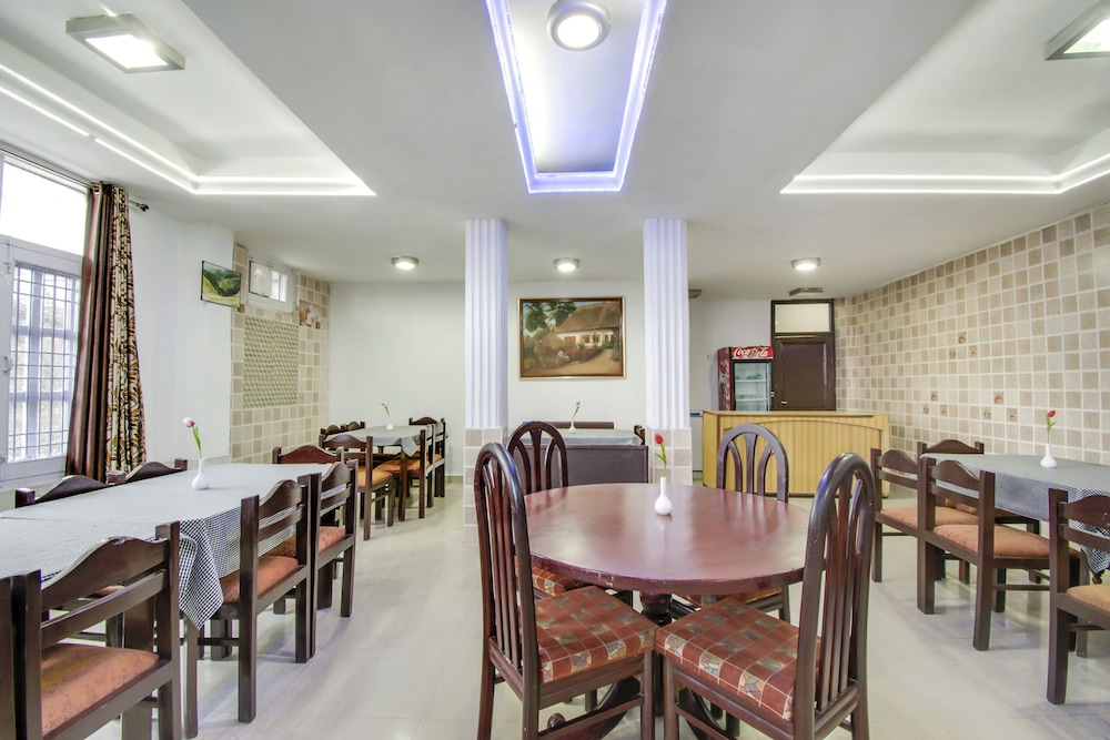Capital O 11741 Hotel Nest