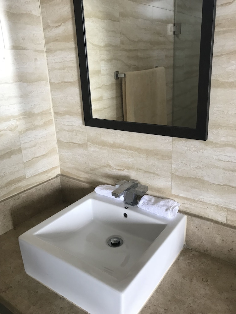 Denovo - Executive Residences