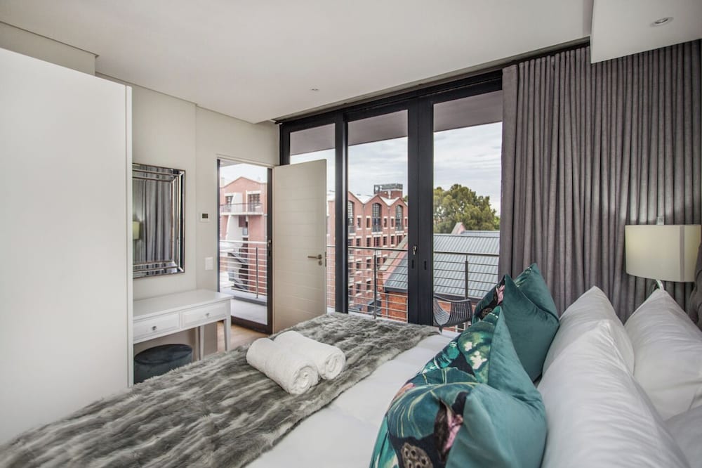 Docklands Deluxe Apartments by ITC Hospitality