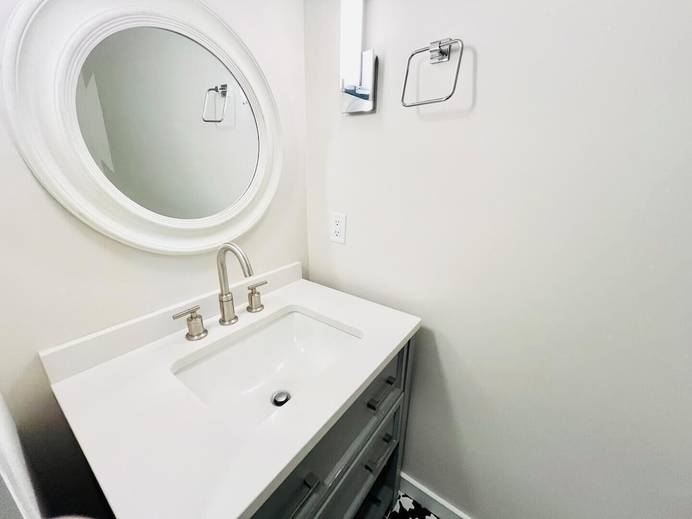 Laurel Street 308