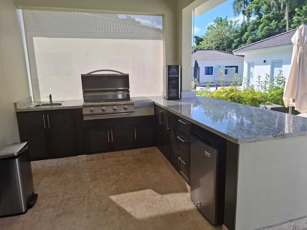 Luxury 5 Bedrooms Villa in Hispañola -sosua