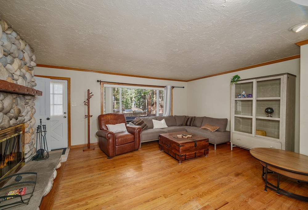 The Blue Bear Cabin Lake Tahoe Family Getaway 2 Bedroom Home