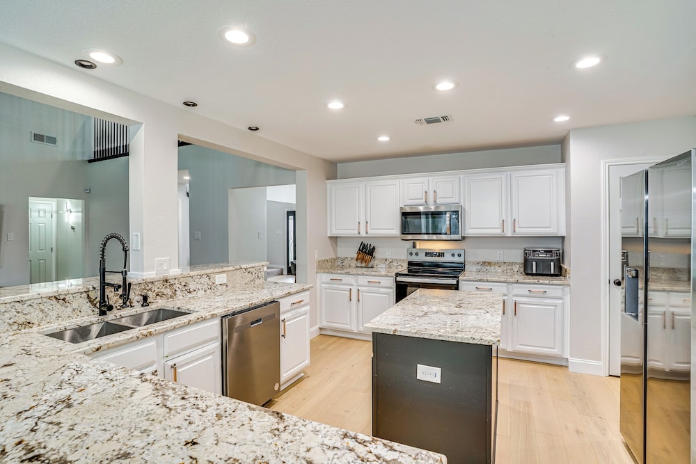 2 Mi to Old Town: Spacious Burleson Vacation Home