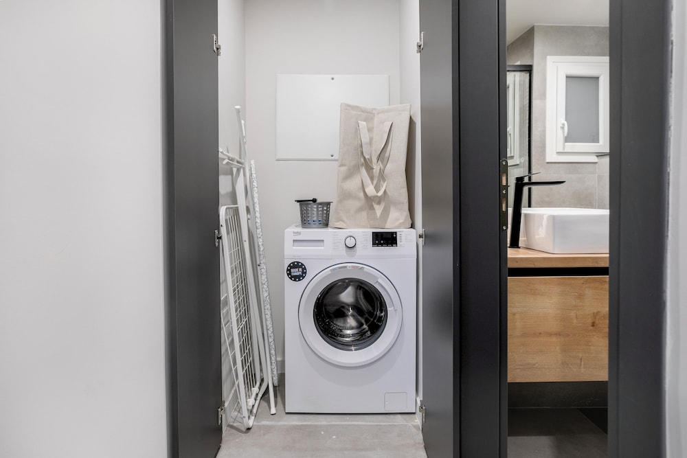 Astoria -Luxury 2-BR Apartment in Athens