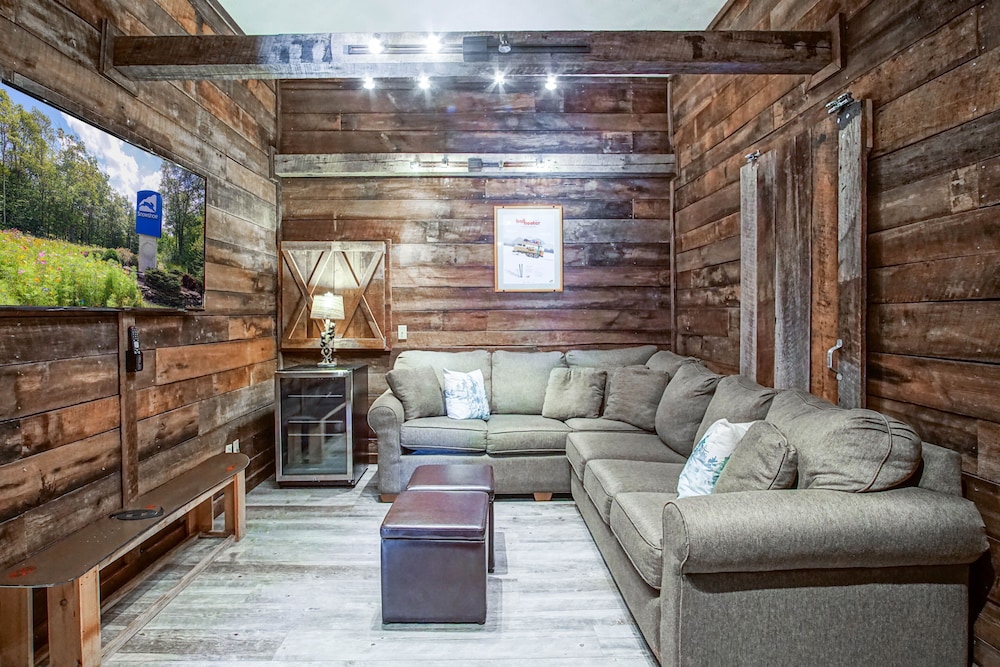 Loggers Run 11: 5 Bedrooms, 3.5 Baths
