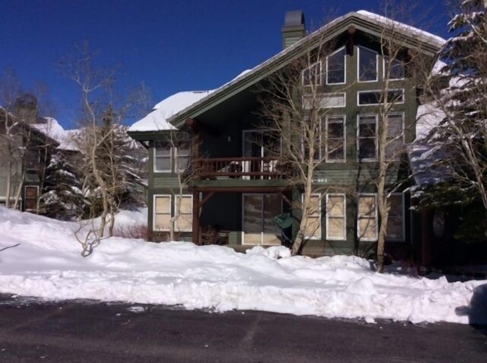 Snowcreek V 890 Pet-Friendly, Private Washer Dryer, Mountain Views by RedAwning view 5