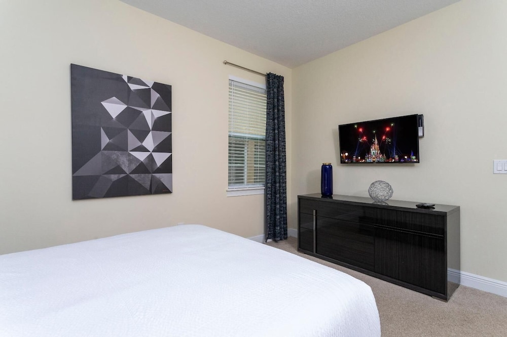 421 NP - Exquisite Retreat at Encore Resort