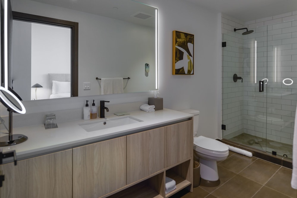 Bayside Charm Captivating Apartment