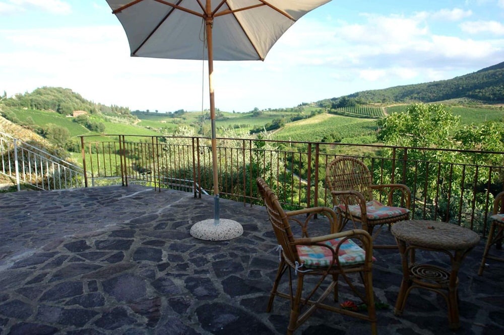 Tenuta Le Sodole - Holiday Home Il Glicine view 4