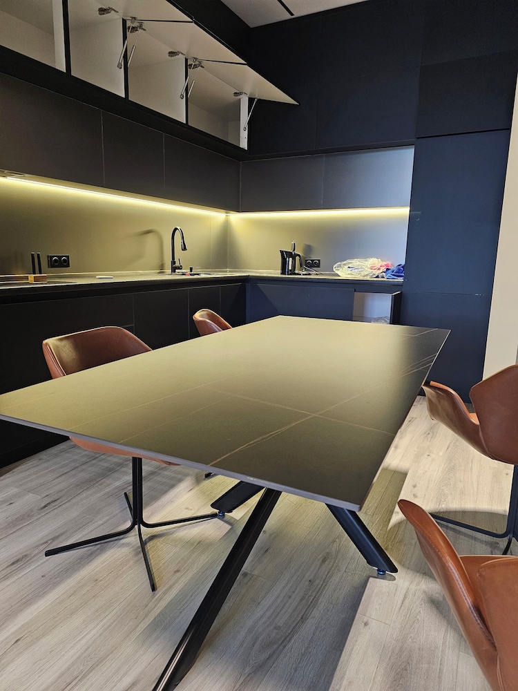 King David equipped luxury one bedroom10