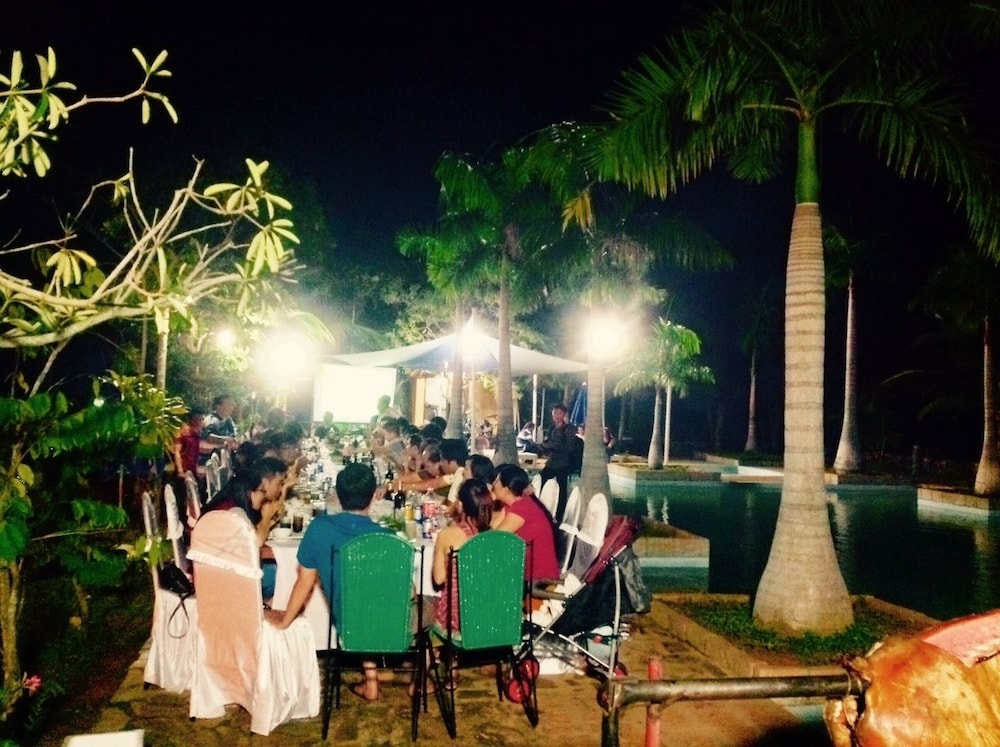 River Ray Estates