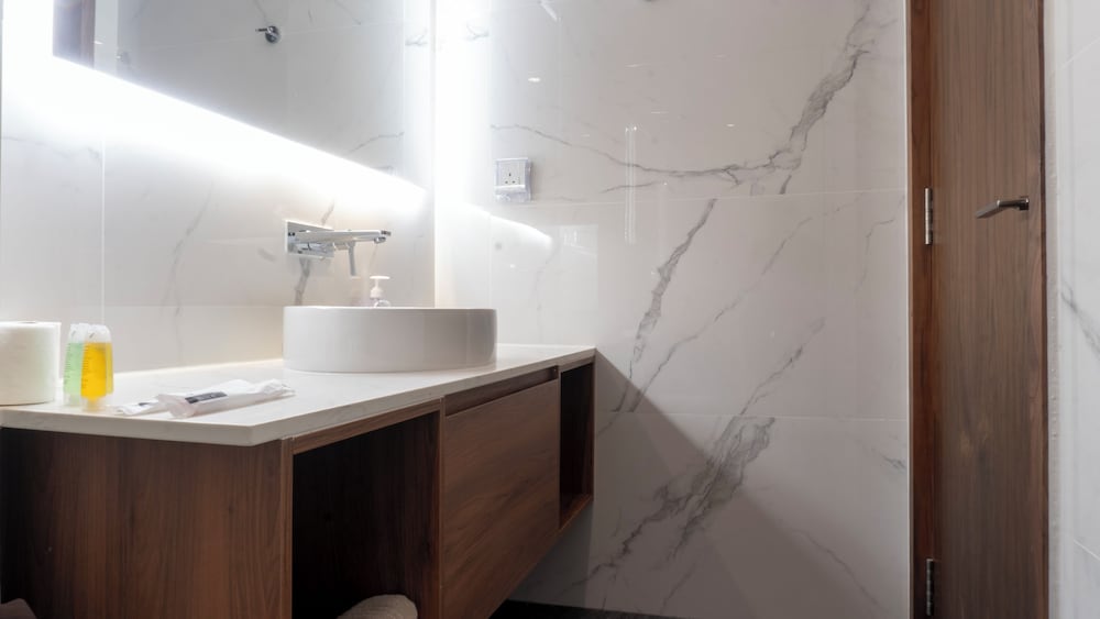 Moonway Luxury Suites At CORE Residence