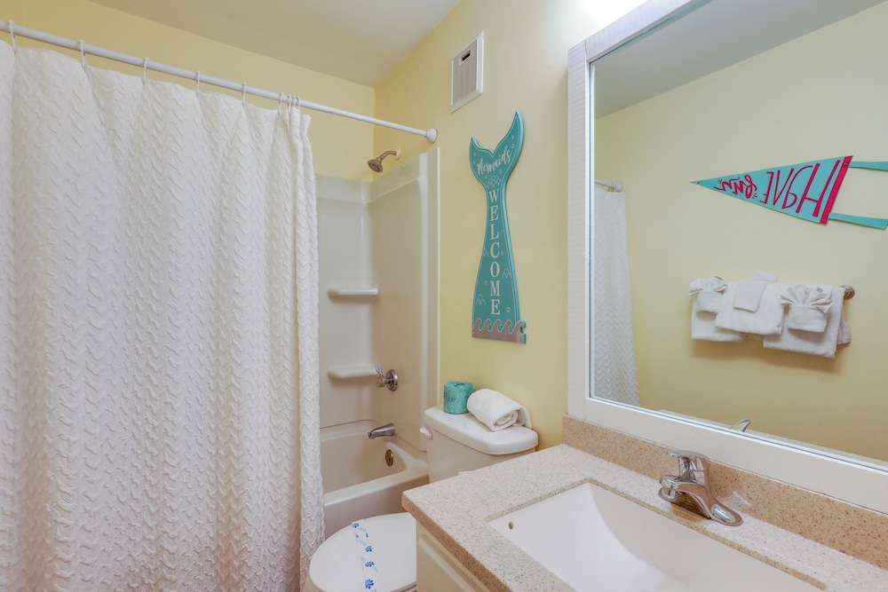 Ocean-view Balcony: Myrtle Beach Resort Condo!