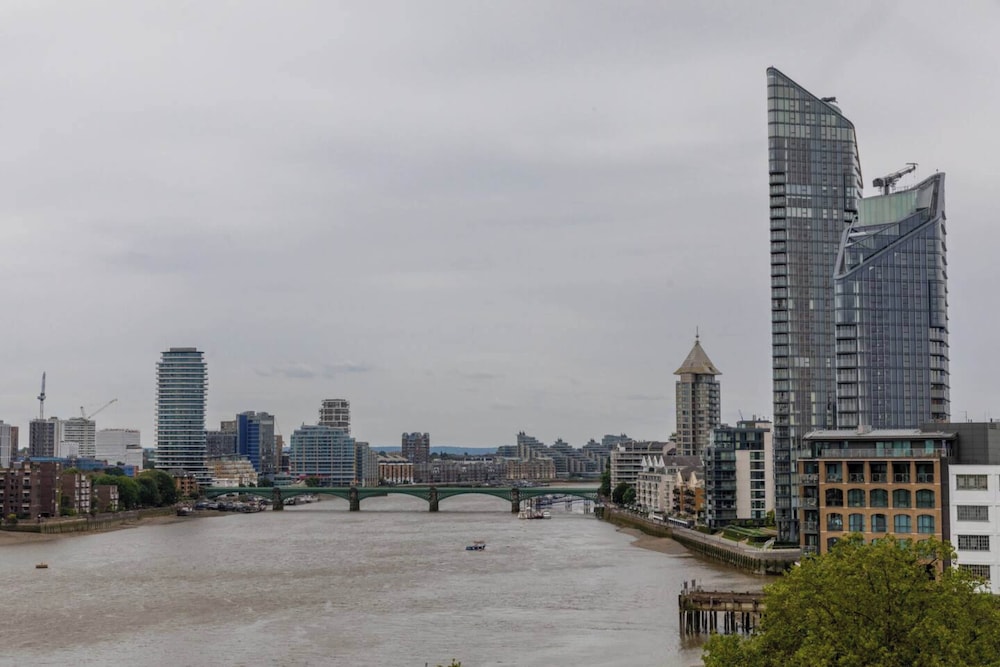 Scenic Riverside 2BD Flat - Chelsea