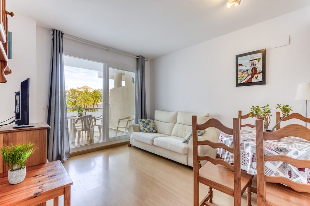 Apartment in Roses Near Sandy Beach