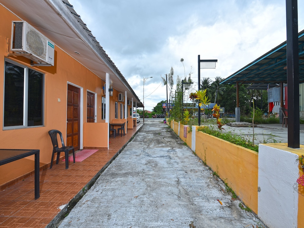 Hotel O Awan Biru Motel photo 4