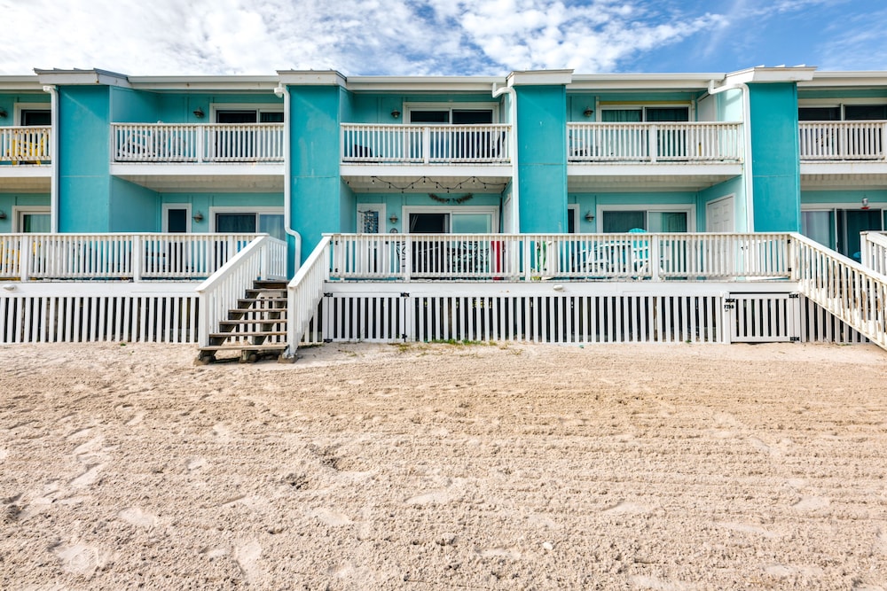 Balcony & Pool Access: Bayfront Rockport Escape! view 4