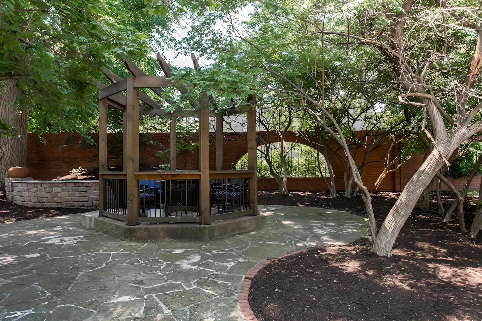 Kansas City Vacations - Oak Street Mansion - Property Image 37
