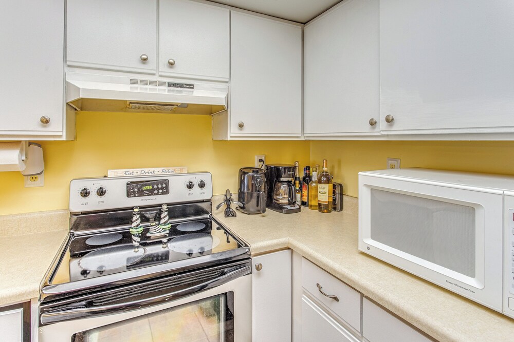 < 1/2 Mi to the Sand! Myrtle Beach Family Condo