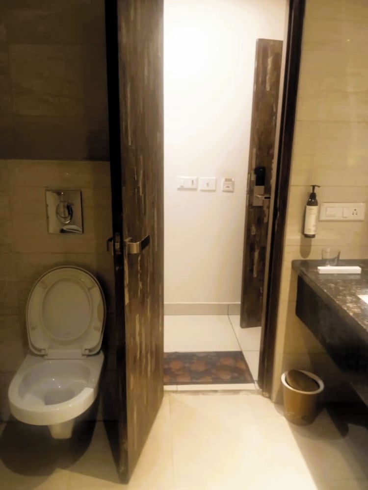 Hotel President Chintpurni