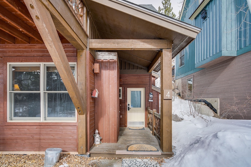 Cabin in the Pines 4