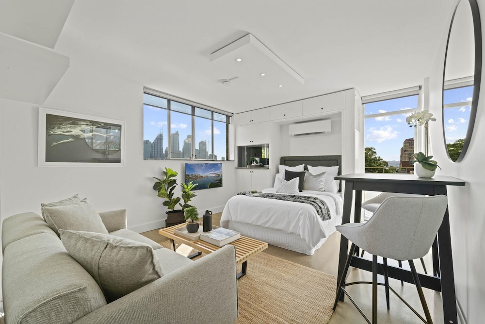 Potts Point Vacations - Modern Potts Point Studio - Property Image 1