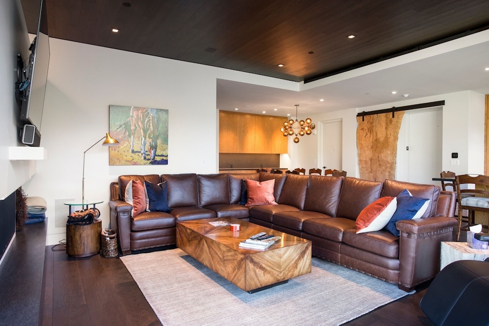 One Empire Pass Lodge at Deer Valley Resort - Four Bedroom Residence #401 4 Condo