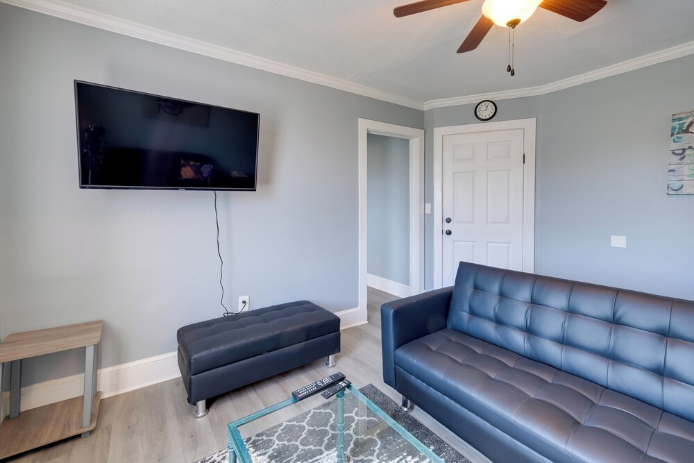 Near Loudoun Wine Trail: Apt w/ Restaurant On-site