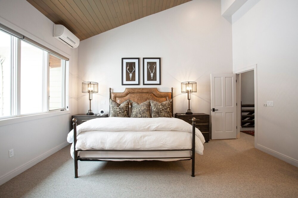 Trail's End Lodge at Deer Valley Resort - Three Bedroom Residence with Den and Spa #302 3 Condo