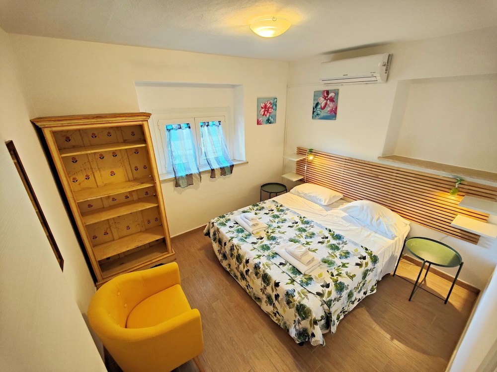 Sea view and ground floor Apartments le Dune