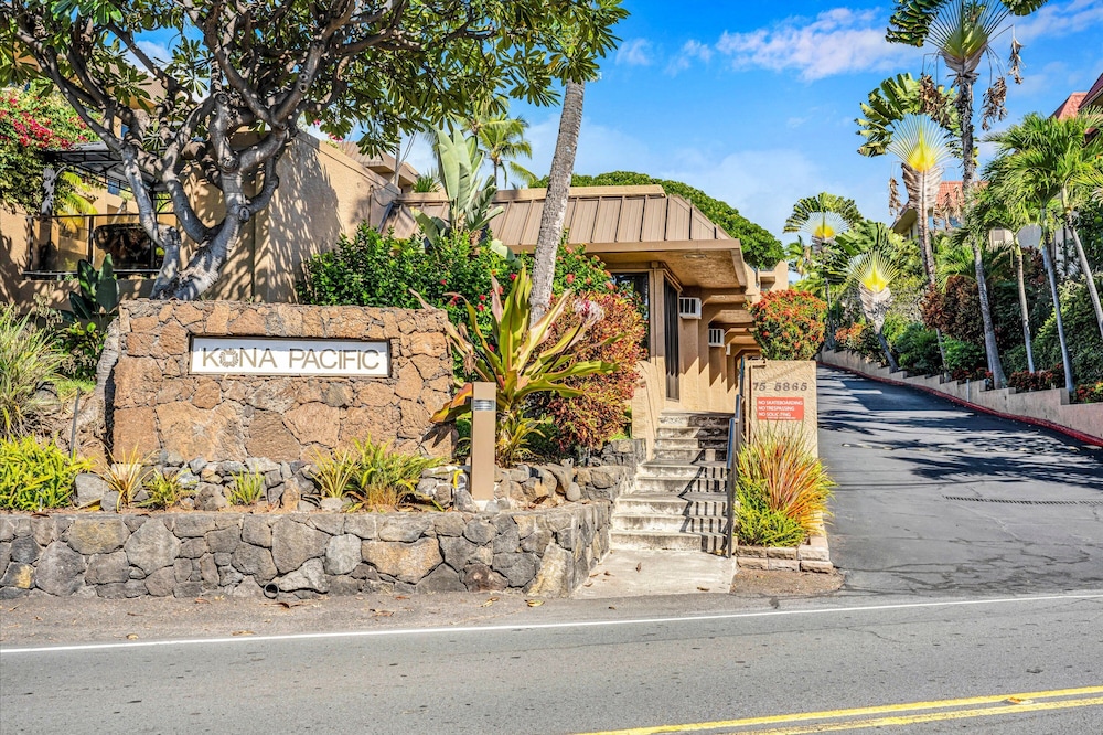 Cozy Hawaiian Unit! - Great Ocean View - Sleeps 4+ - Vrkcv