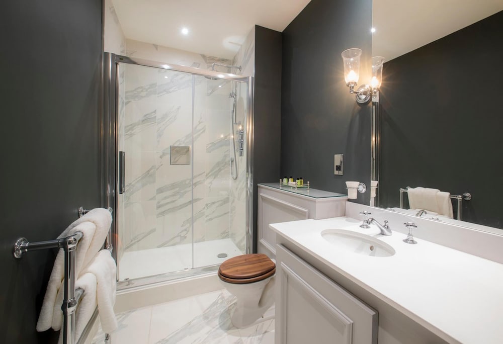 Luxurious Two Bedroom Apartment
