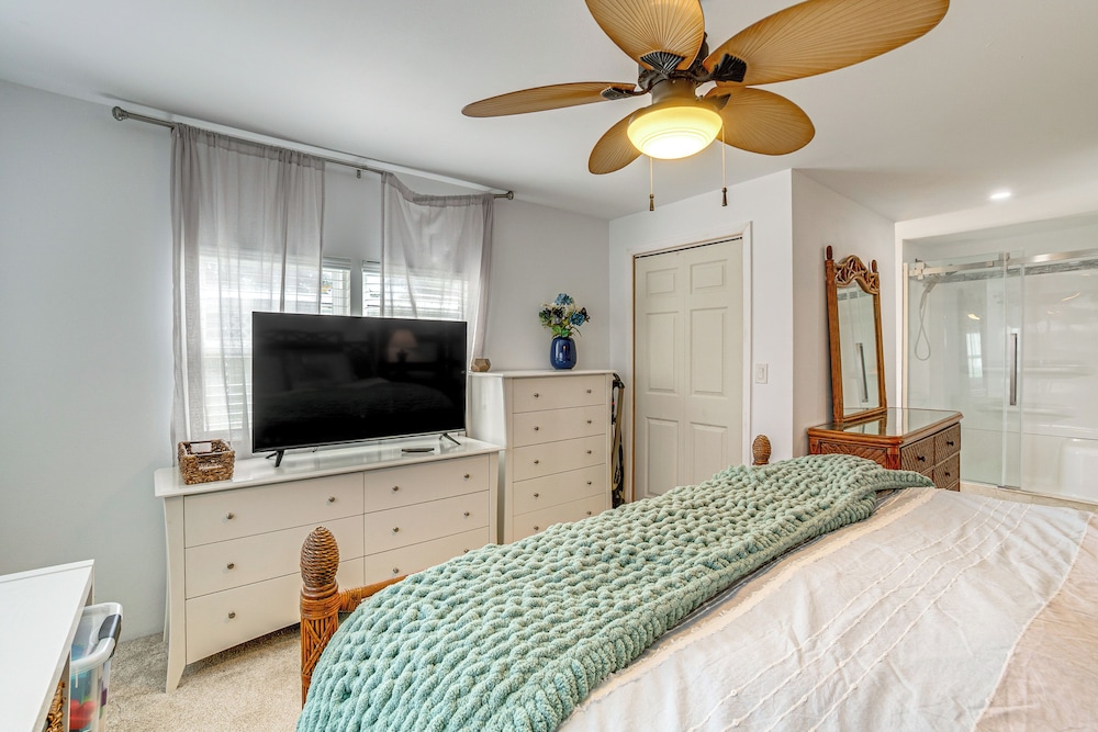 4 Mi to Dtwn Sarasota! Family Home w/ Pool Access