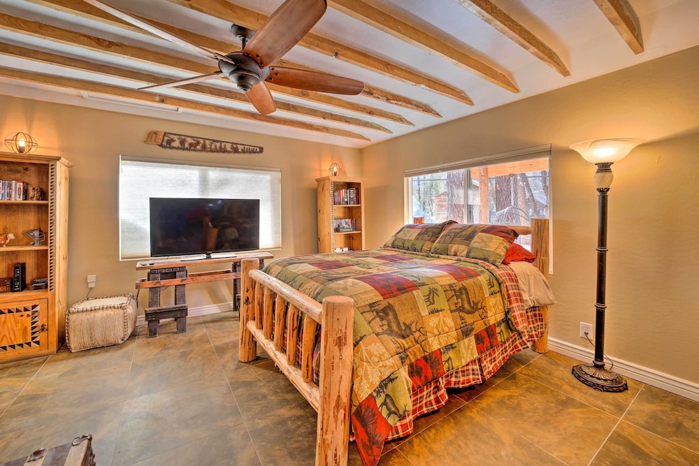 Payson Vacations - Cozy Cabin Retreat w/ Patio  Fenced Yard - Property Image 4