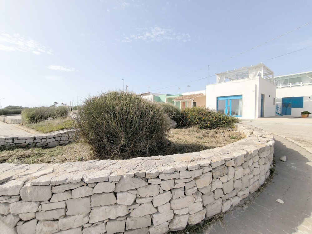 MONOLOCALE LA CORTE SUL MARE