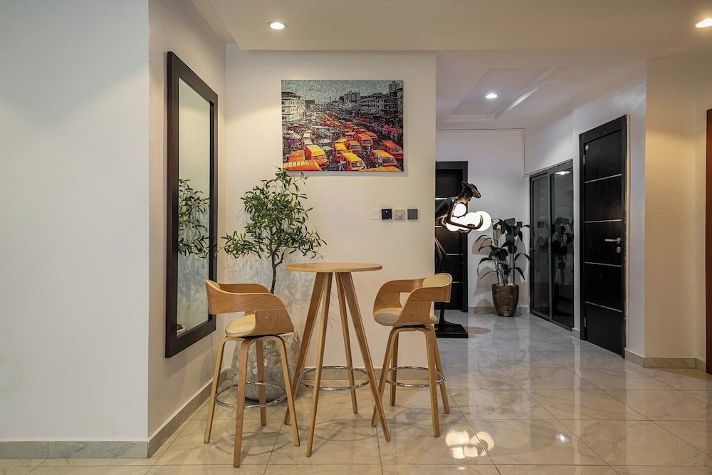 Jam Manor Suites and Apartment
