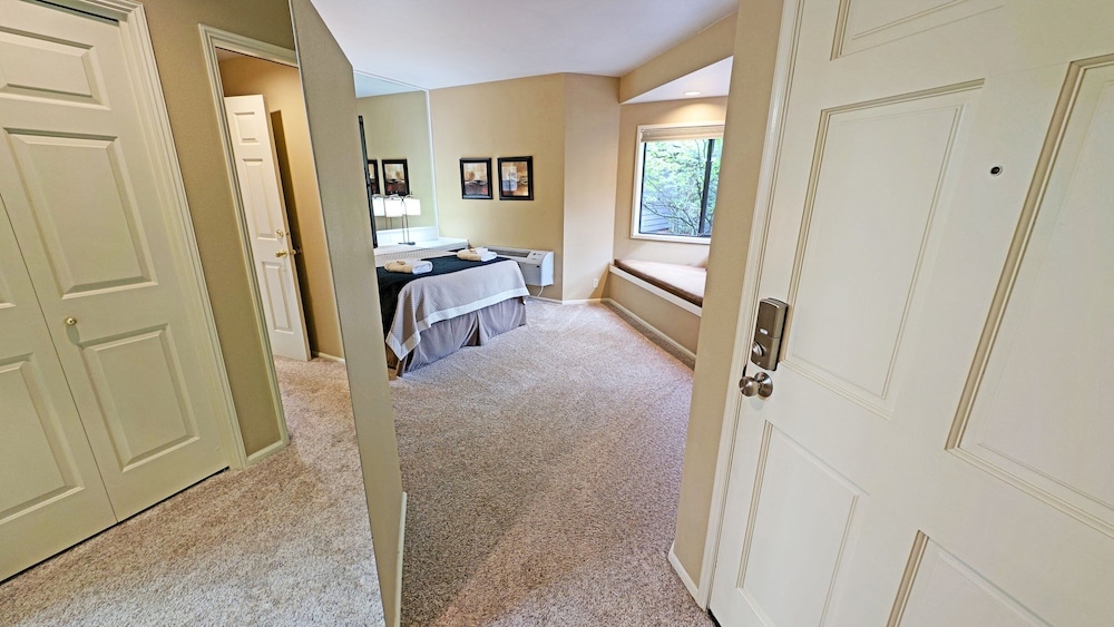 Mt Bachelor Village 332 2 Bedroom Condo