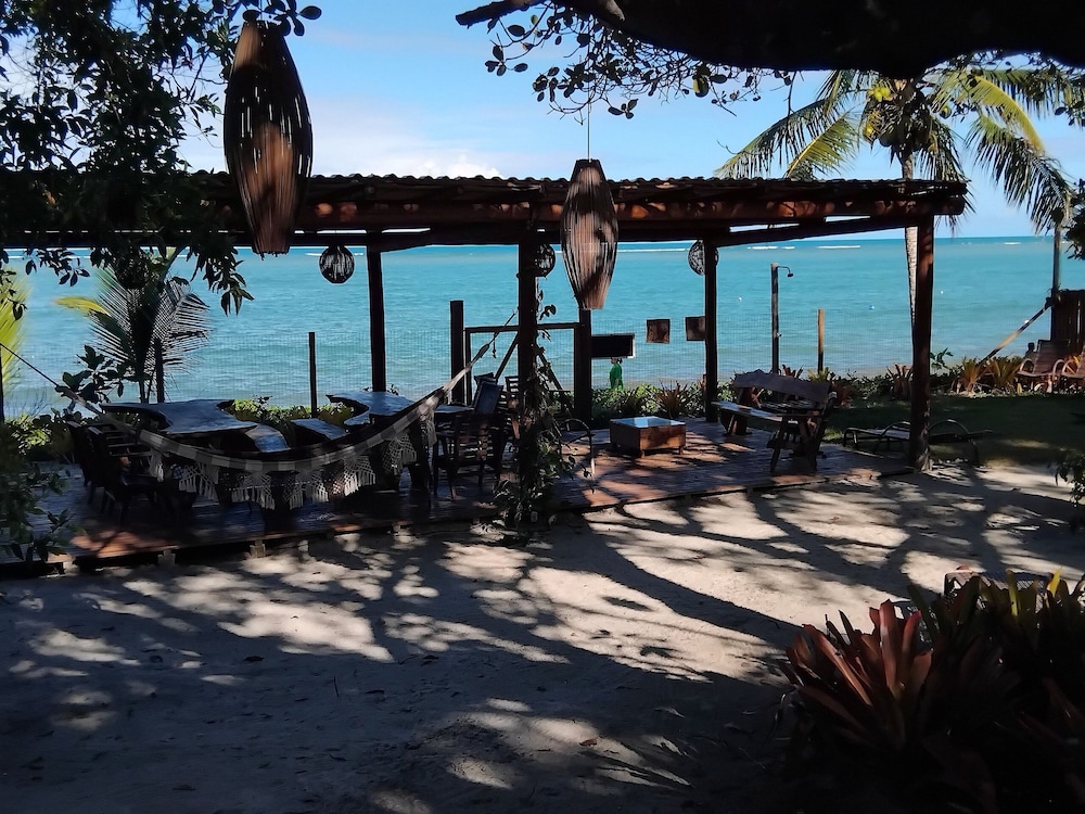 Beachfront Cabins in Bahia – OTX