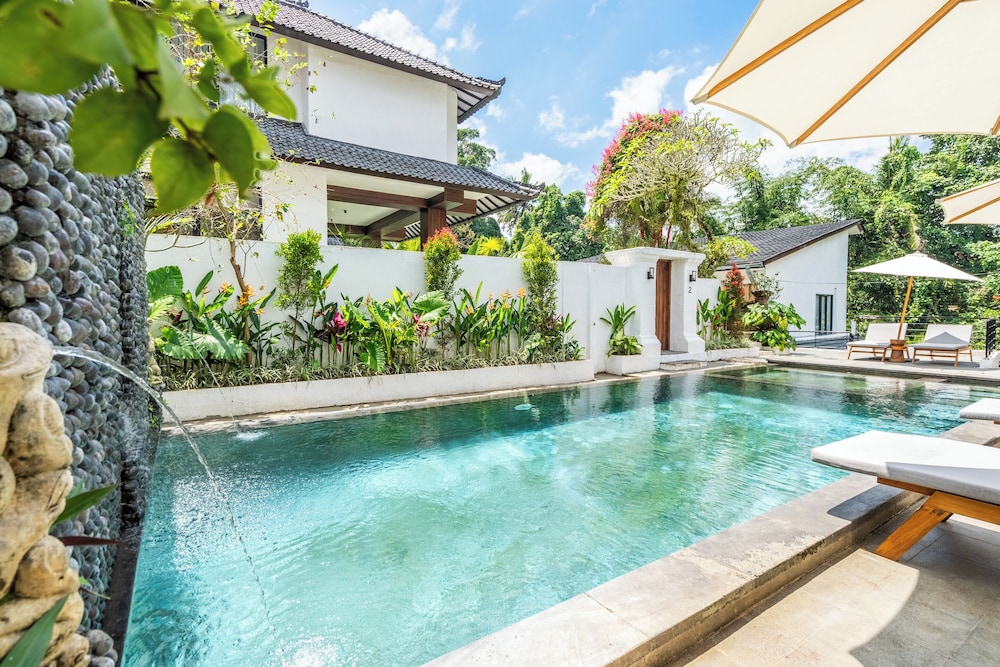Sacred Jungle by EVDEkimi Ubud – Modern Villas and Apartments with Kitchens, Pools, & Personalized Concierge Service