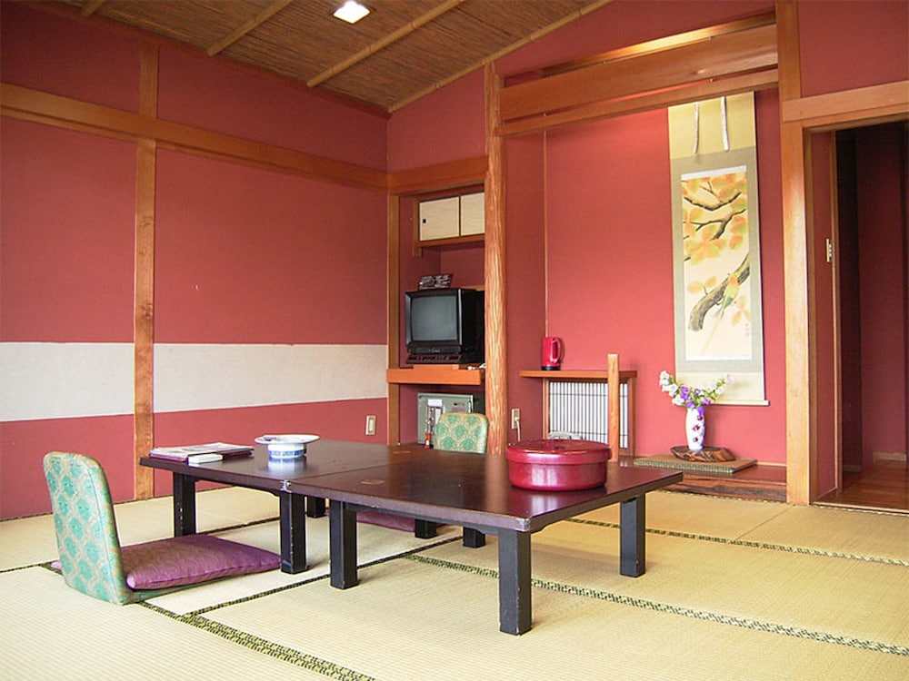 Toushijima Onsen Suzunami