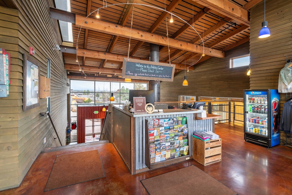 Clint by Avantstay Located Within The Brasada Ranch Community Golf Course, Pool & Hot Tub